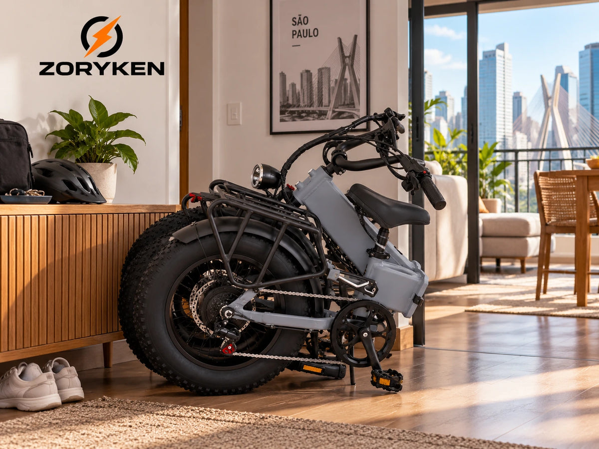 ZORYKEN X9 bicicleta elétrica dobrável armazenada em apartamento em São Paulo com pneus Fat e bagageiro traseiro
