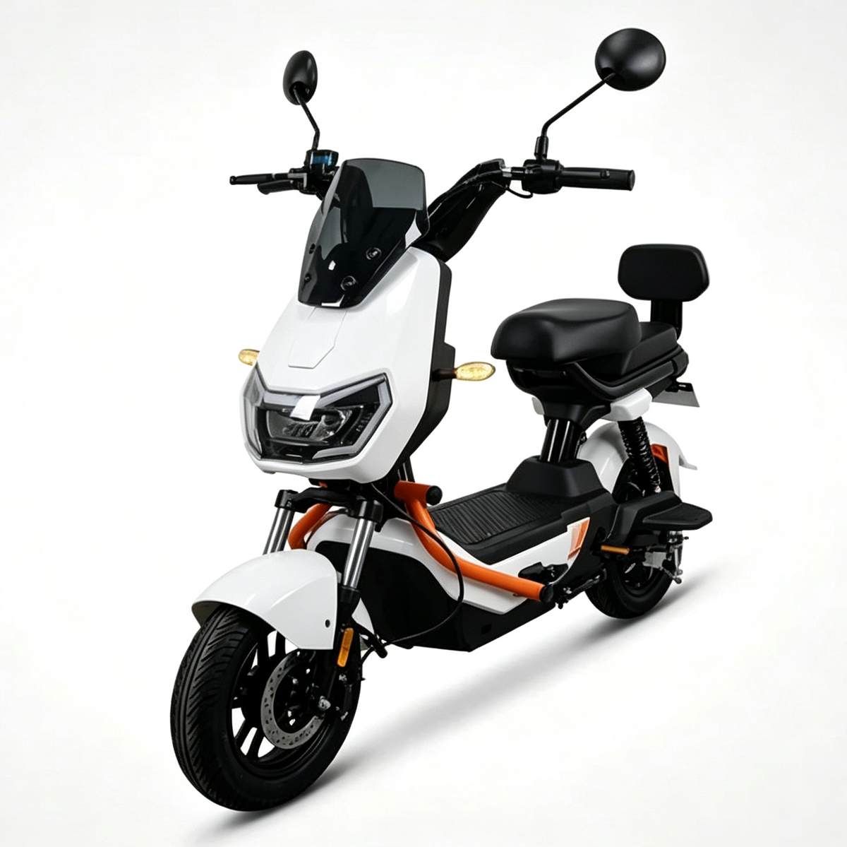 Scooter elétrica ZORYKEN Z3 branca com carenagem frontal moderna, para-brisa escuro pequeno e tubos protetores do chassi na cor laranja, exibida contra um fundo branco.