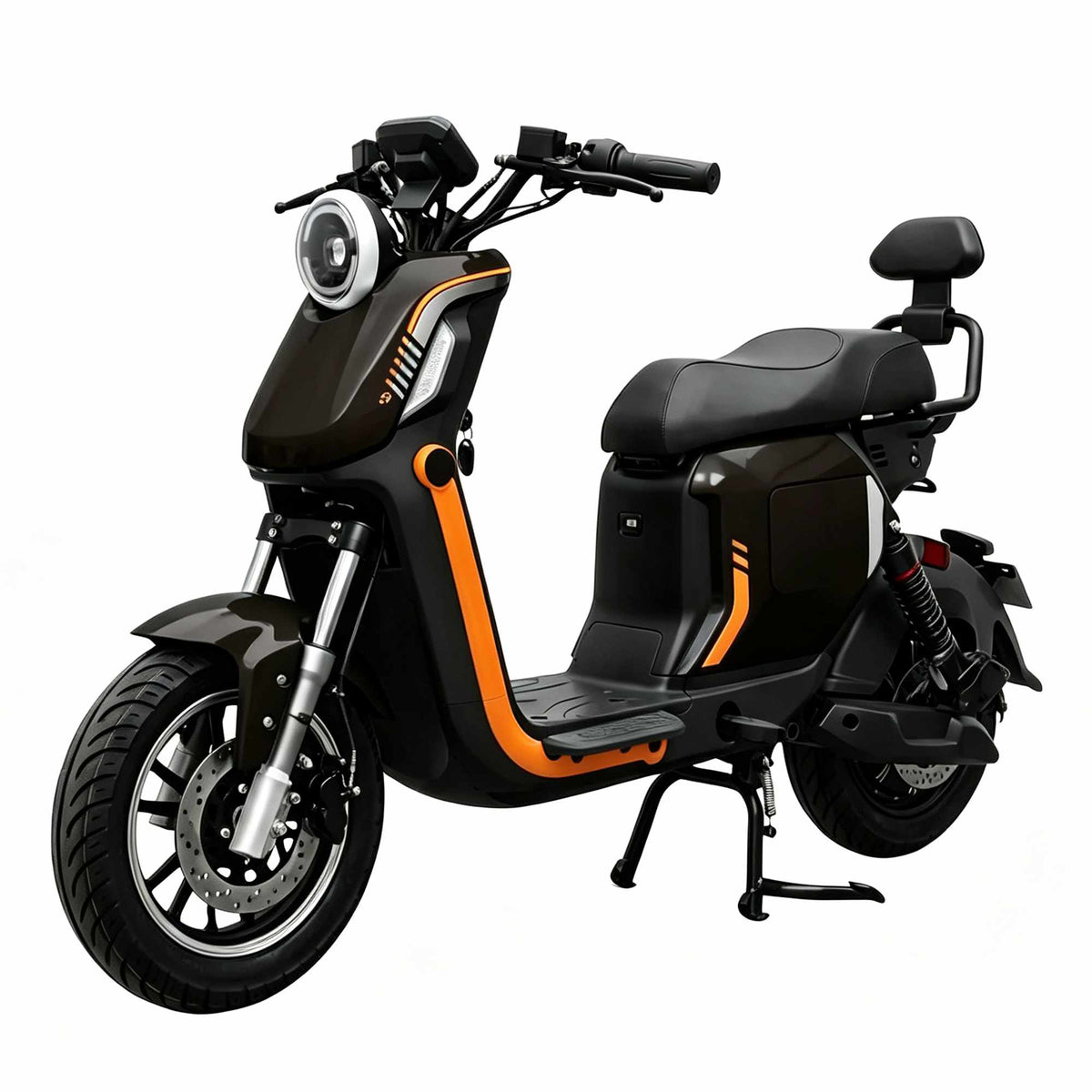 Scooter elétrica ZORYKEN Z6 na cor marrom escura metalizada com detalhes esportivos em laranja, posicionada em ângulo de três quartos sobre fundo branco. Apresenta rodas de liga leve com raios prateados, pinça de freio preta e um acabamento premium na carenagem.