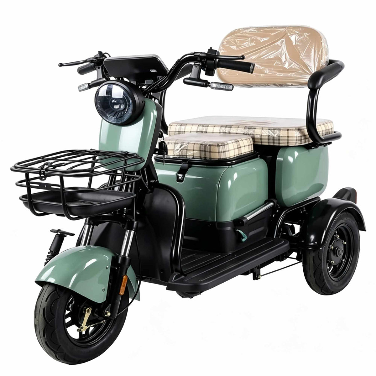 Estoque de fábrica do triciclo elétrico ZORYKEN S3 60V 24Ah em verde oliva, mostrando o assento protegido e pronto para embarque e distribuição corporativa.
