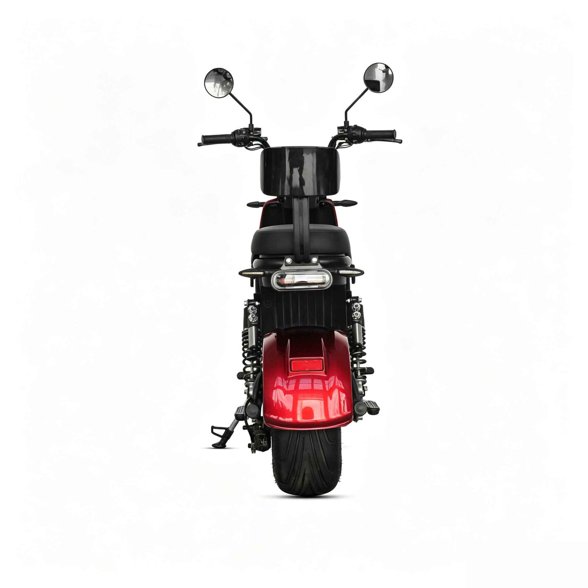 Visão traseira completa da scooter elétrica ZORYKEN M8-2000, destacando o pneu traseiro largo, para-lama vermelho, luz de freio e setas indicadoras.
